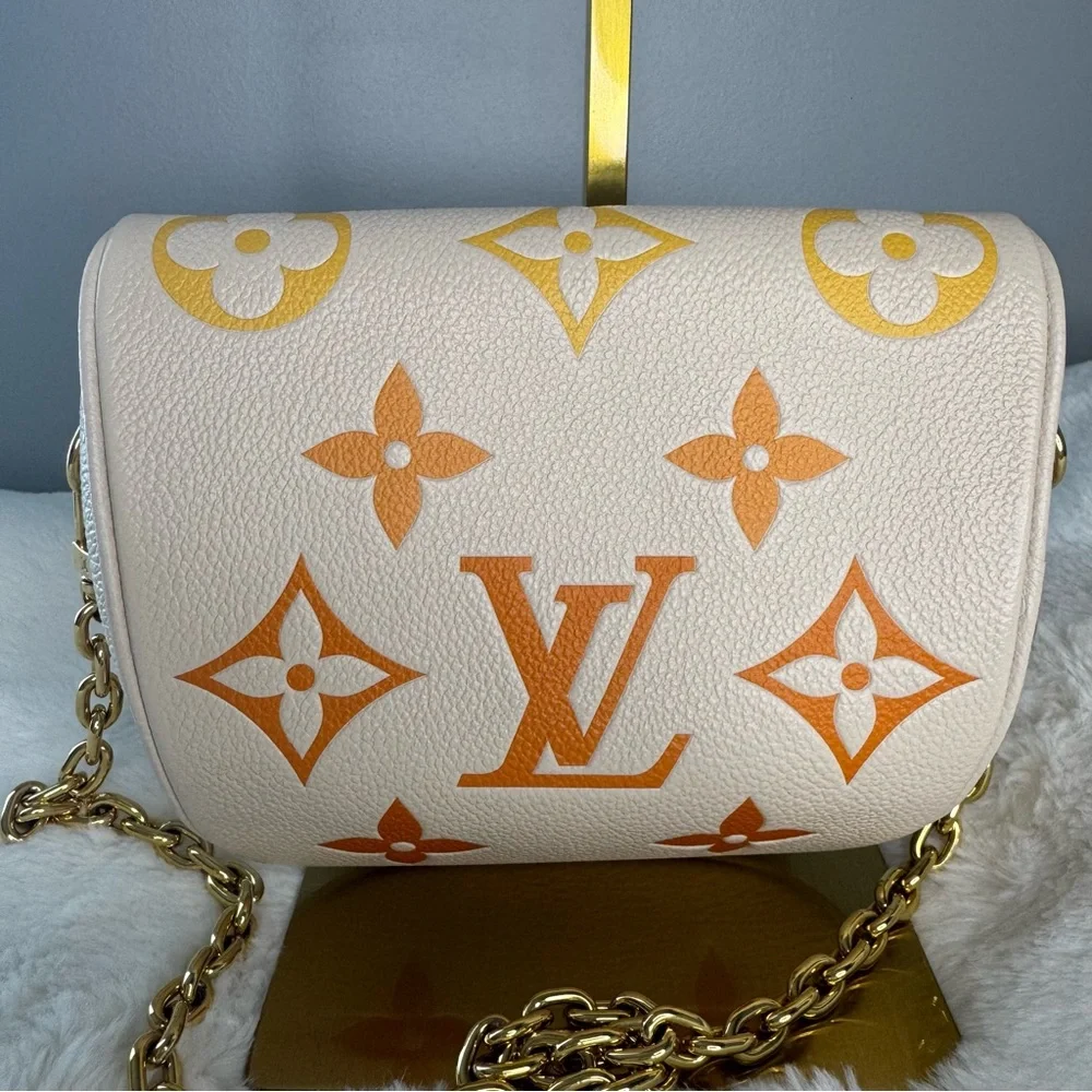 Louis Vuitton Empreinte Monogram Giant Mini By The Pool Bumbag Cream Saffron - Picture 2 of 13
